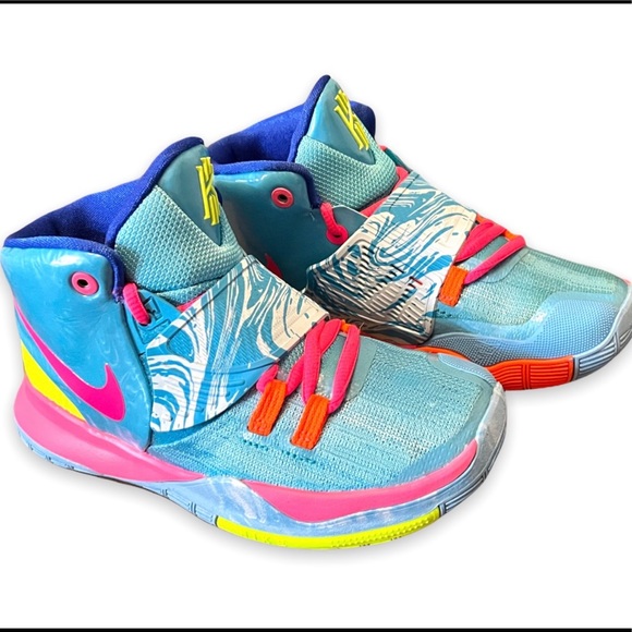 Nike Other - ☀️🏖 Nike Kyrie - ‘Pool Party’ - Boys size 1Y 🏖☀️